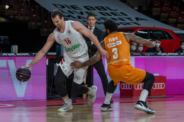 而辽宁队在 而辽宁队在