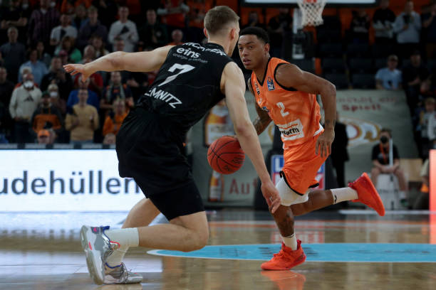 莫伊塞斯和 莫伊塞斯和